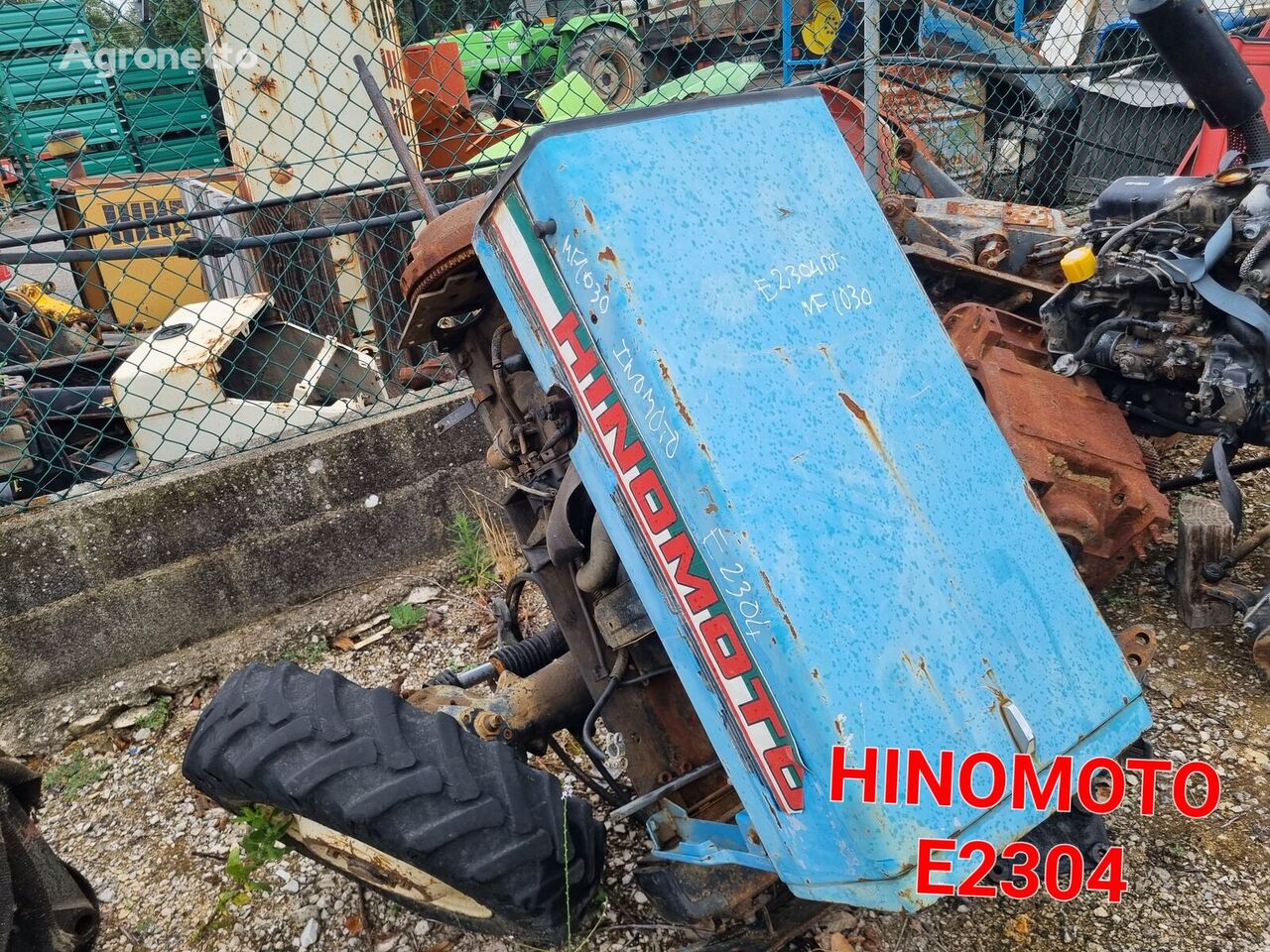 máy kéo bánh lốp Hinomoto E2304 PARA PEÇAS cho phụ tùng