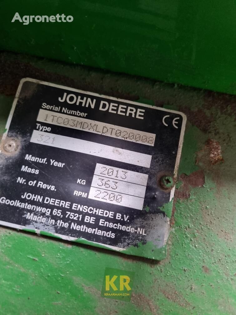 máy cắt cỏ John Deere mới
